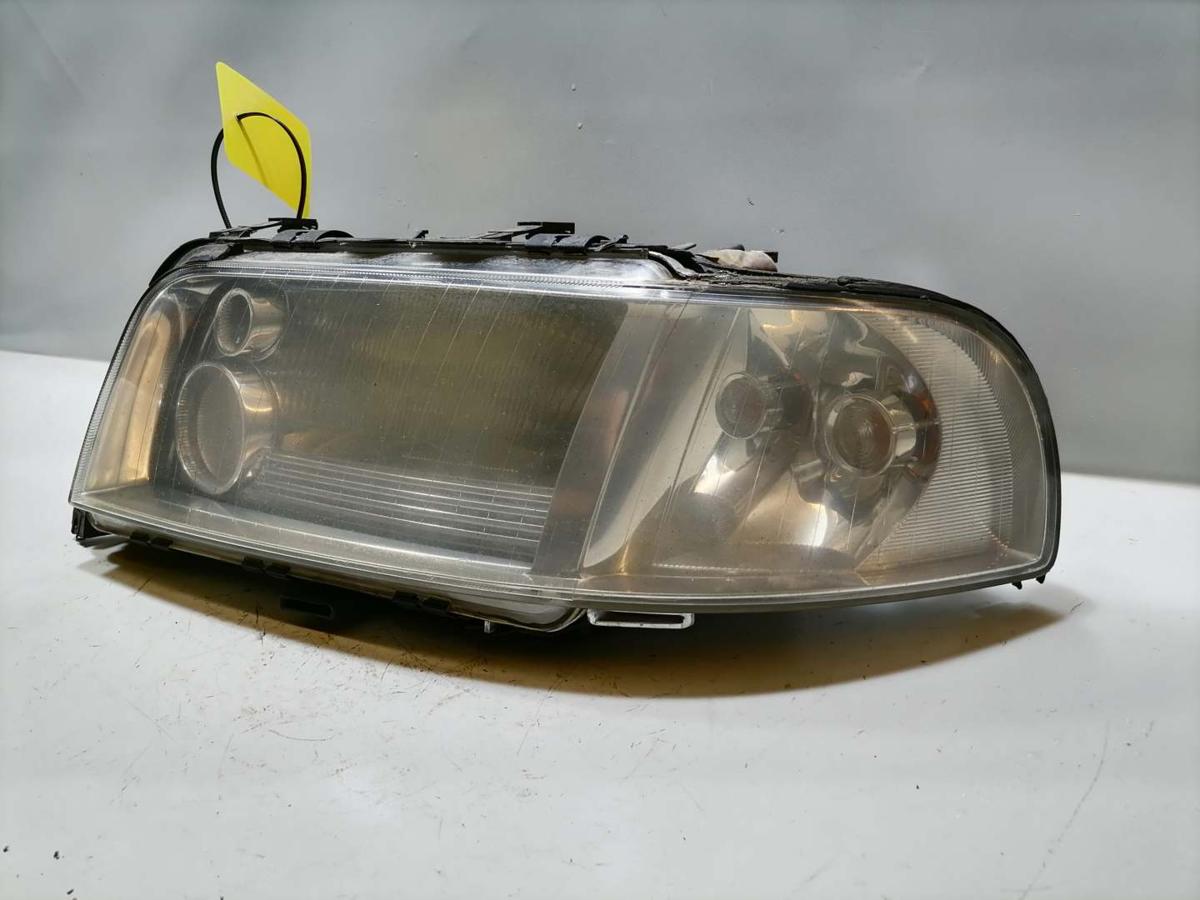 Audi A8 D2 original Scheinwerfer links Xenon Facelift BJ99 vergilbt